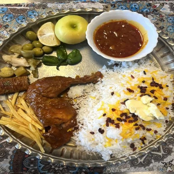 زرشک پلو با مرغ سس پز ران