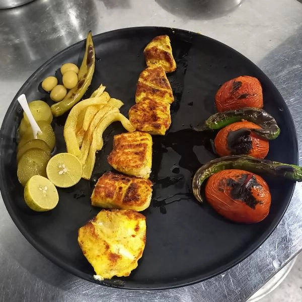 خوراک جوجه قیمت ۱۳۵ تومان